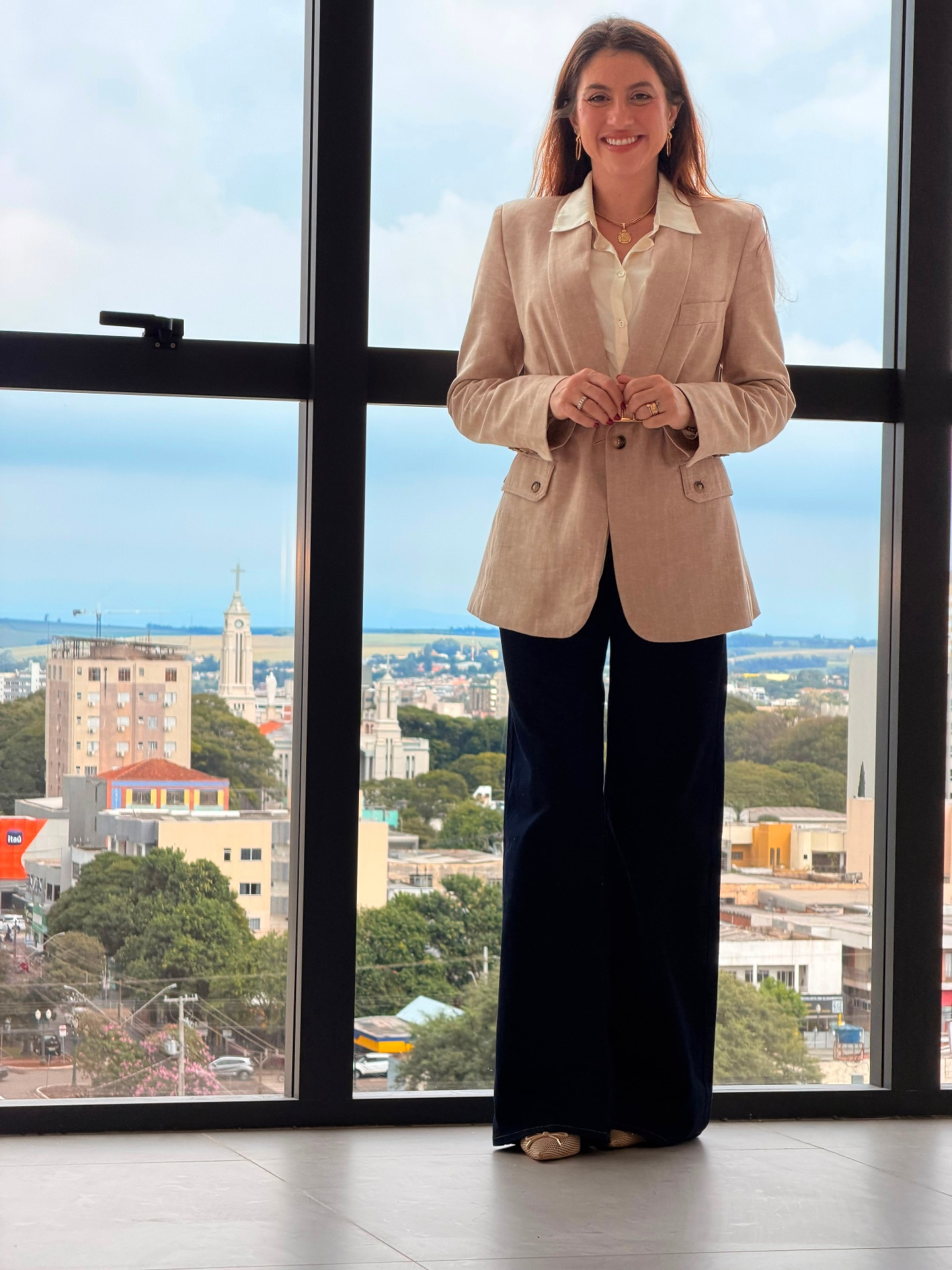Juliana Mendes — corretora especialista em imóveis de alto padrão